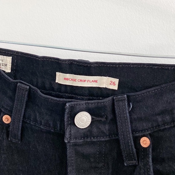 Levi’s Ribcage Crop Flare Black Jeans in On the Rocks - Picture 3 of 6